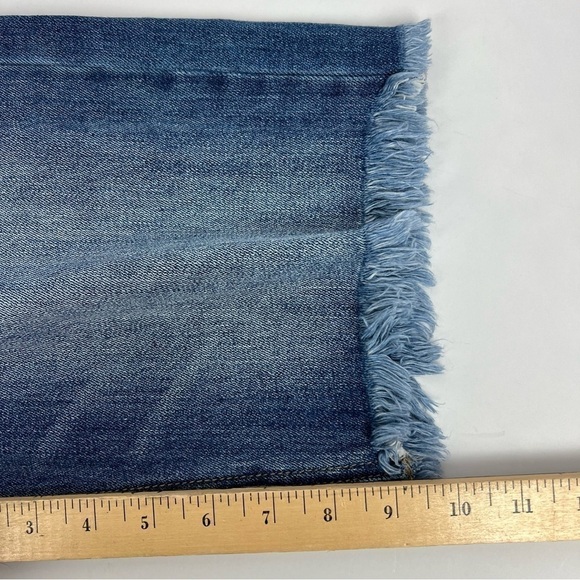 NWT KanCan Junior Women’s Shorts Sz 0/23 Button Fly 90s Relaxed Bermuda Distress - Picture 10 of 10